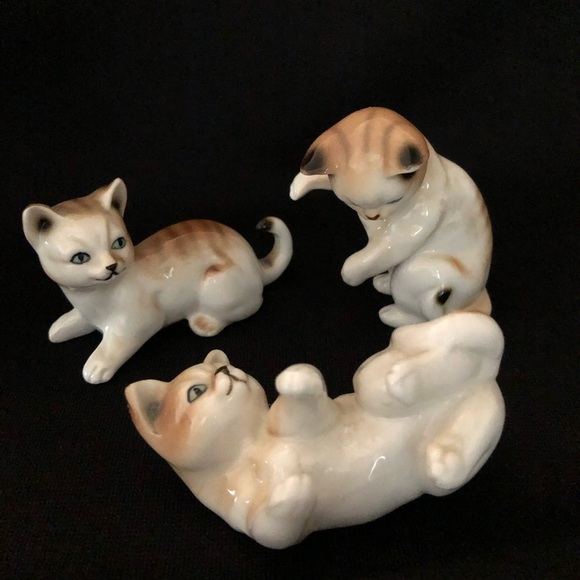 Set of Three Vintage Cats Kittens Kitties Tabby Ceramic Figurines - Picture 3 of 14
